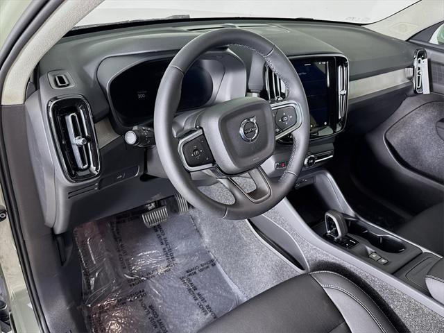 new 2025 Volvo XC40 car, priced at $46,265