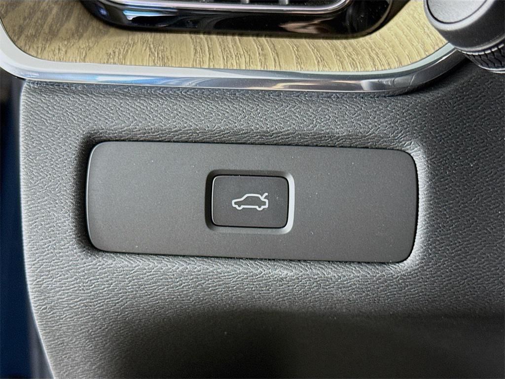 new 2026 Volvo XC60 car, priced at $57,985