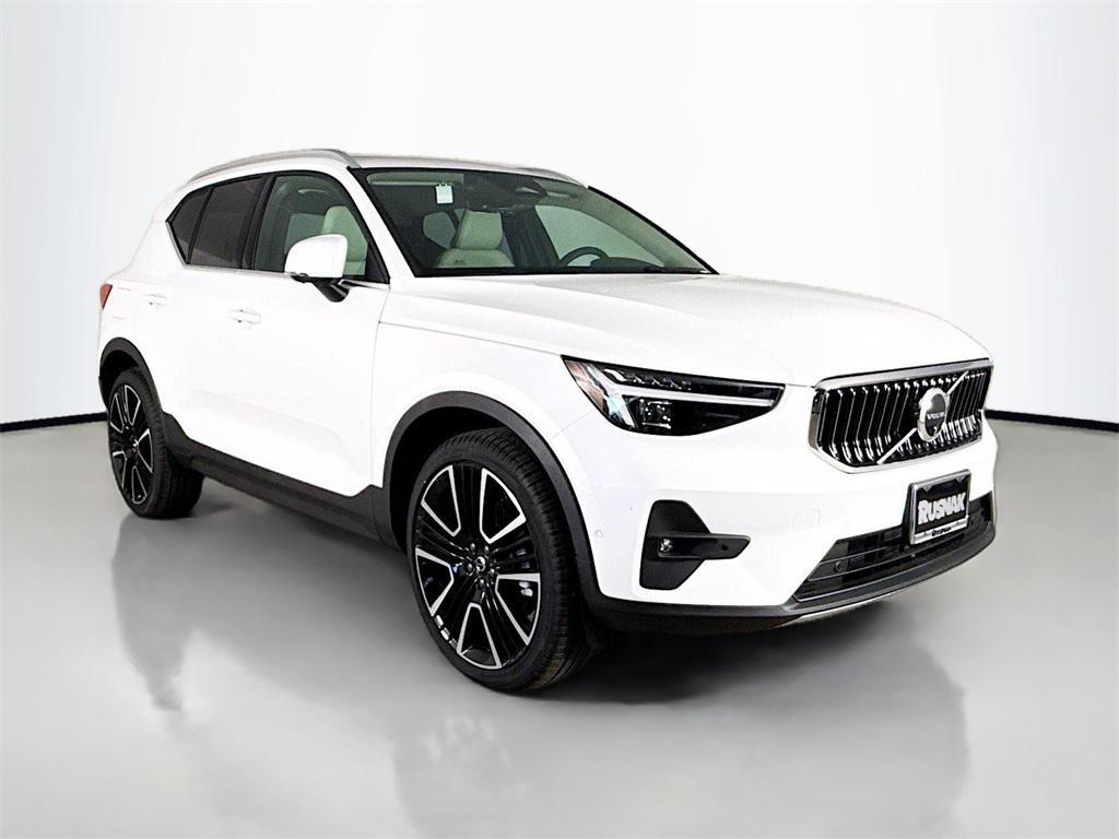 new 2025 Volvo XC40 car, priced at $54,865