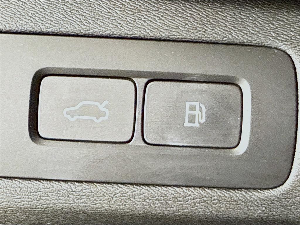 used 2024 Volvo XC90 Recharge Plug-In Hybrid car, priced at $52,195