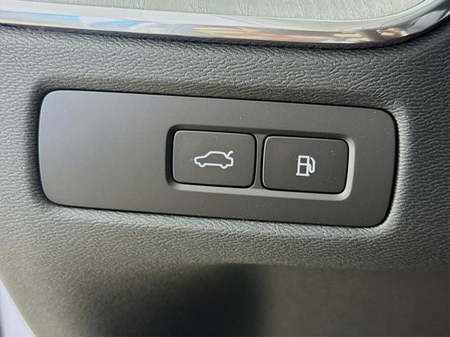 new 2025 Volvo XC60 Plug-In Hybrid car, priced at $66,650