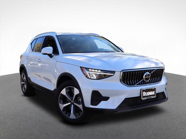 new 2025 Volvo XC40 car, priced at $46,015