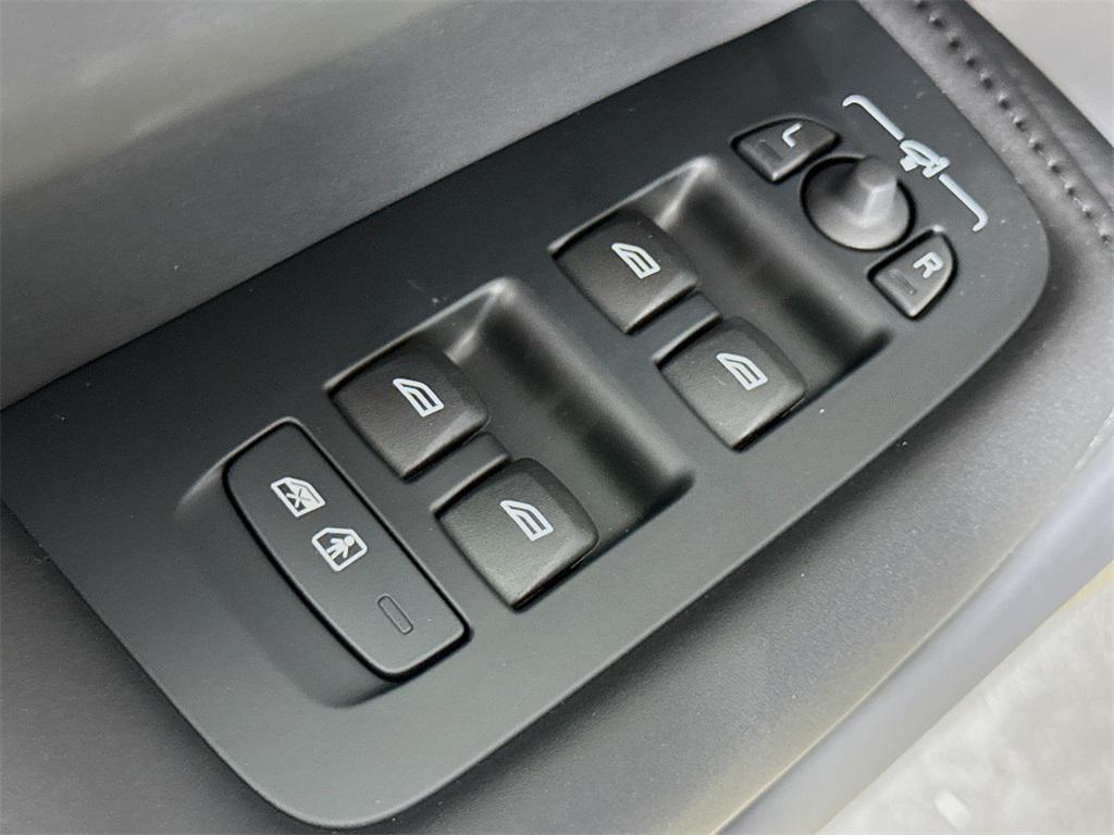 new 2026 Volvo XC60 Plug-In Hybrid car, priced at $69,315