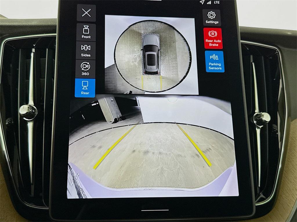 new 2026 Volvo XC60 car, priced at $58,015