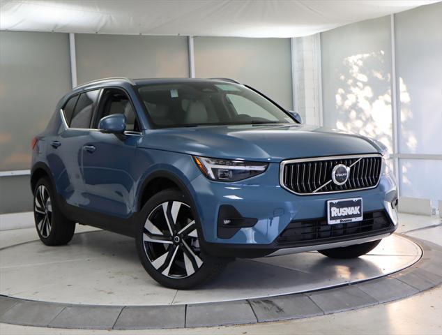 new 2025 Volvo XC40 car, priced at $51,000