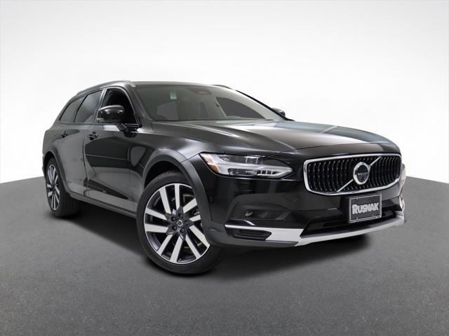 new 2025 Volvo V90 Cross Country car, priced at $64,525