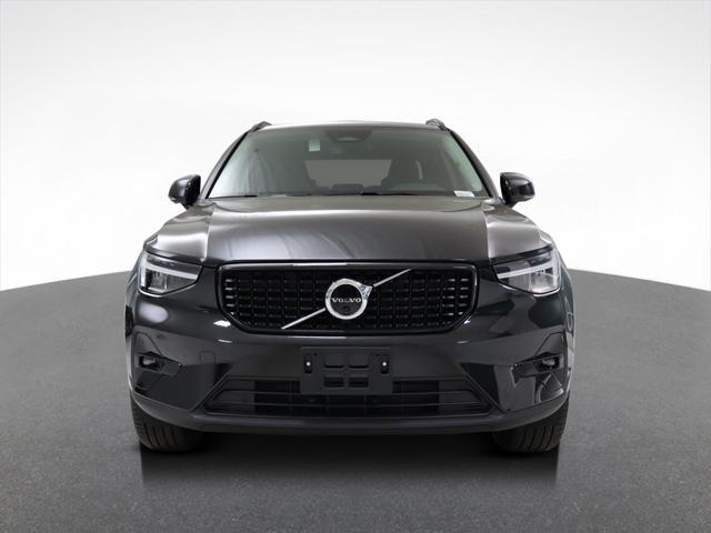 new 2025 Volvo XC40 car, priced at $49,225