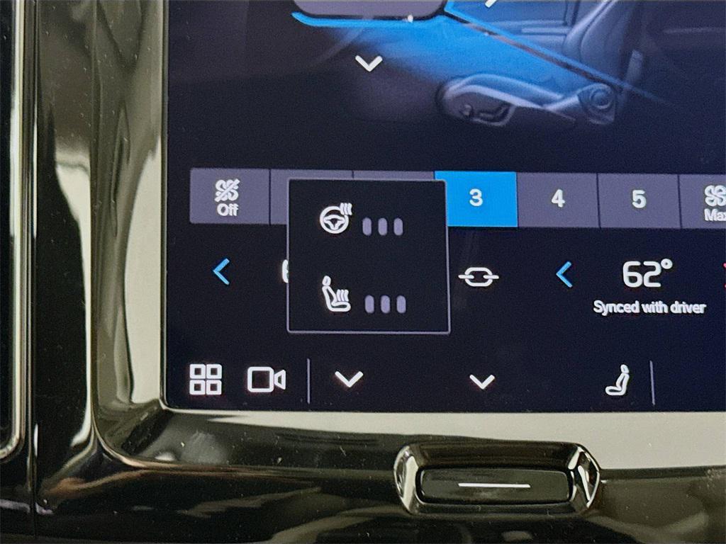 new 2025 Volvo XC60 car, priced at $55,360