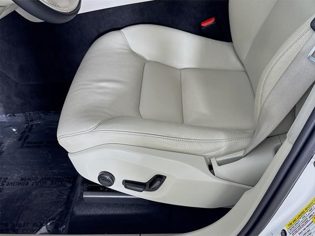 used 2021 Volvo XC60 car, priced at $25,995