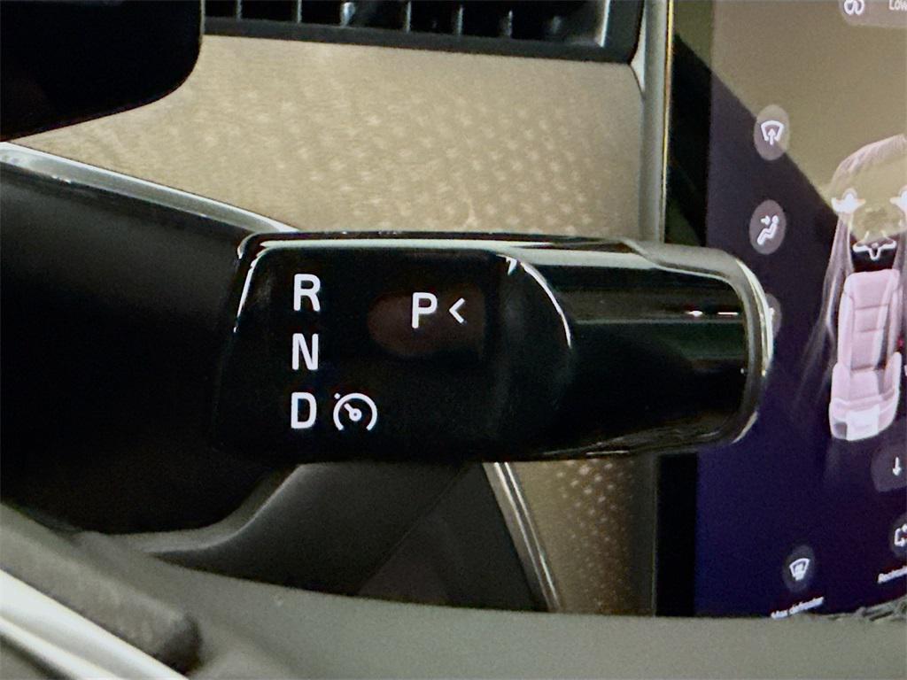 new 2025 Volvo EX90 car, priced at $90,640