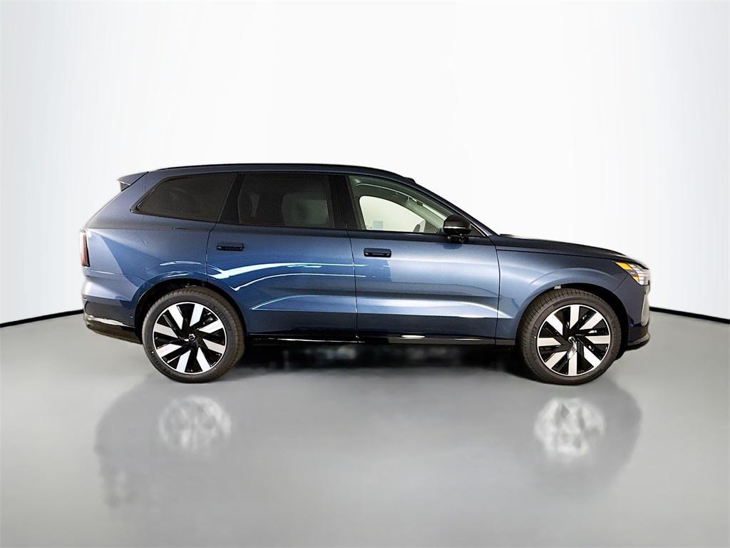 new 2025 Volvo EX90 car, priced at $90,640