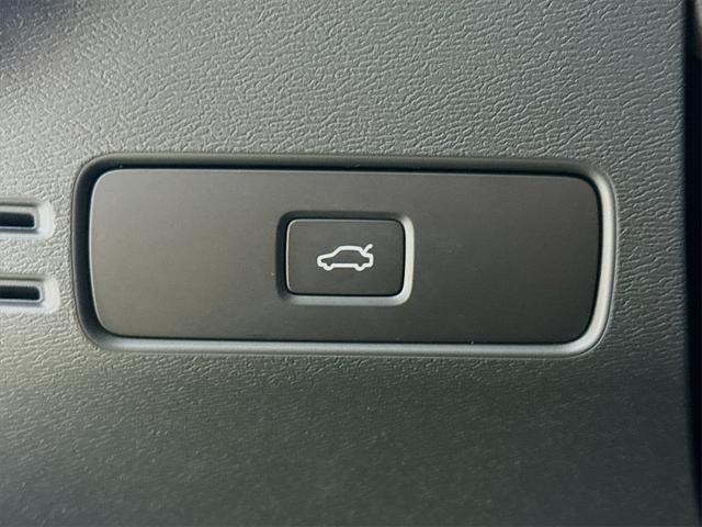 used 2025 Volvo XC40 car, priced at $34,595
