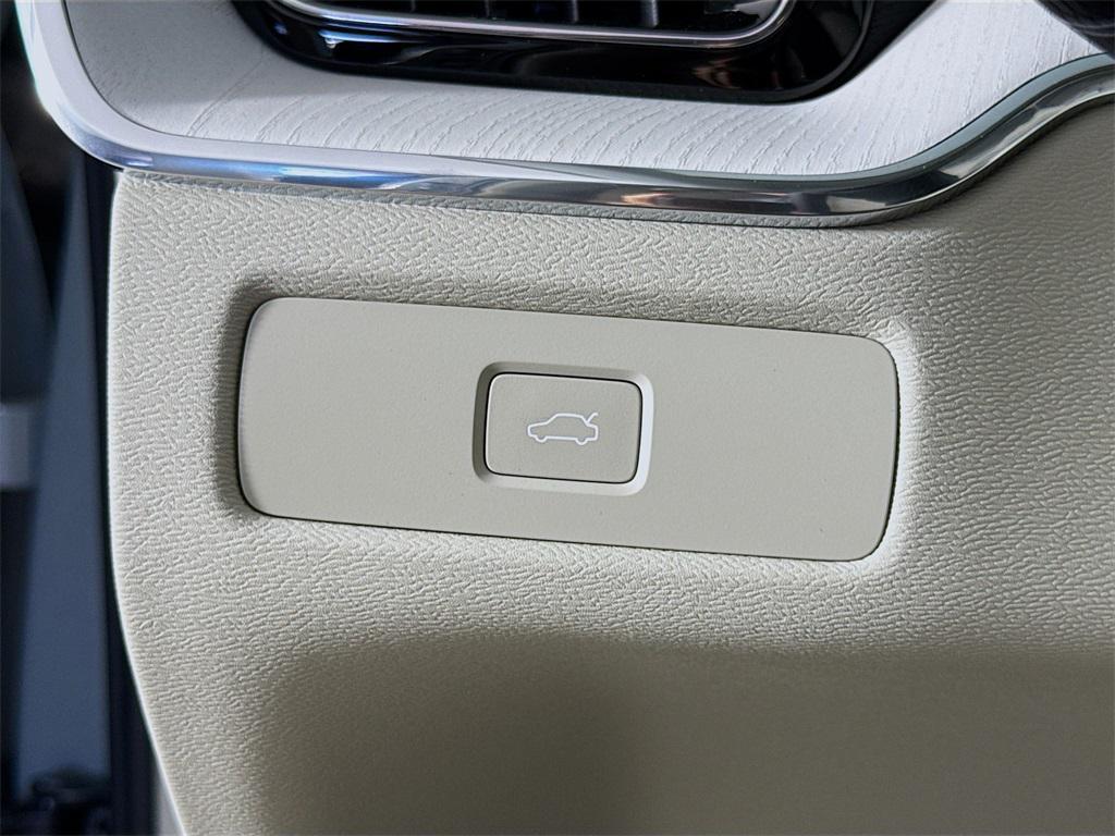 new 2026 Volvo XC60 car, priced at $63,935