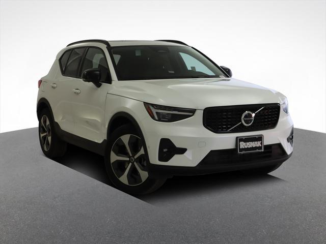 new 2025 Volvo XC40 car, priced at $48,315