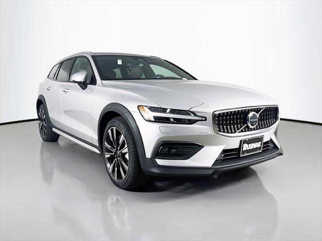new 2025 Volvo V60 Cross Country car, priced at $59,025