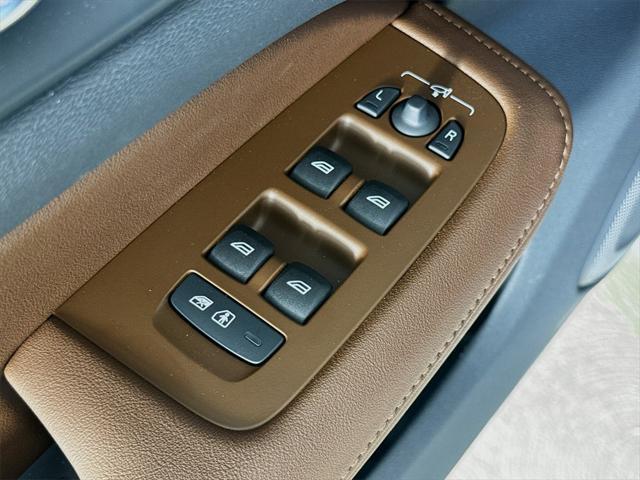 new 2025 Volvo V60 Cross Country car, priced at $59,025
