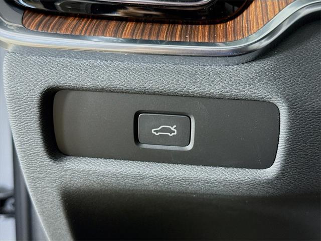 new 2025 Volvo V60 Cross Country car, priced at $59,025