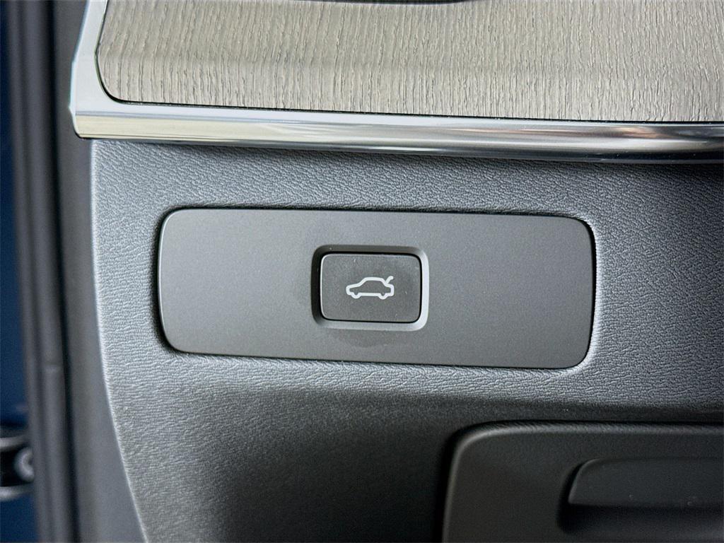 used 2025 Volvo XC90 car, priced at $66,995