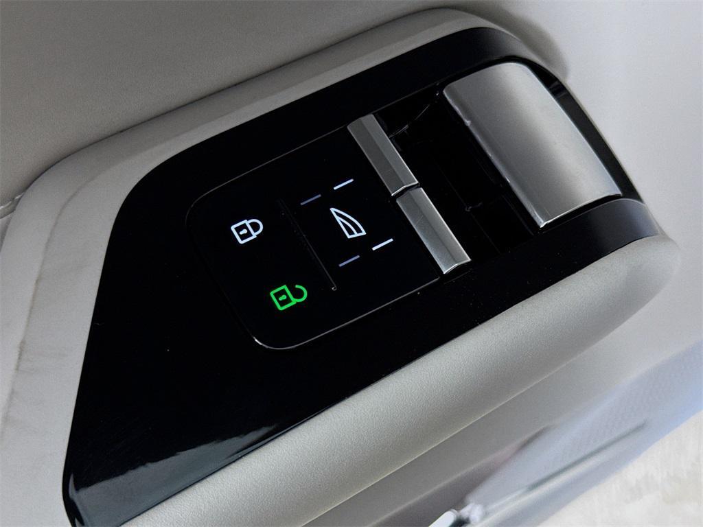 new 2025 Volvo EX90 car, priced at $88,945