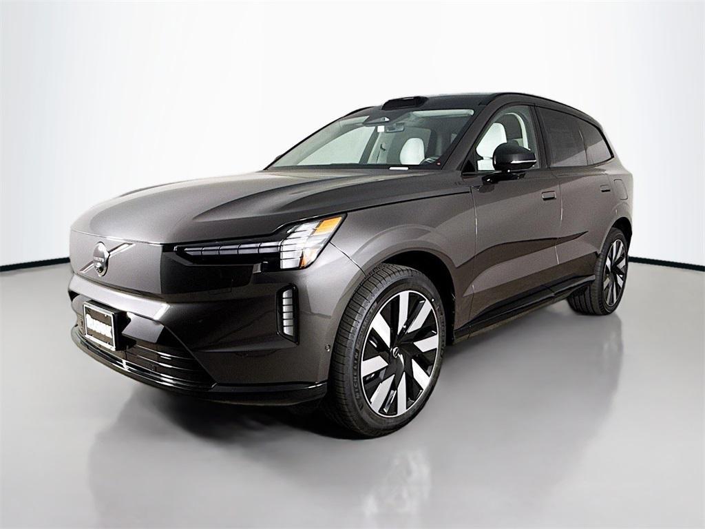 new 2025 Volvo EX90 car, priced at $88,945