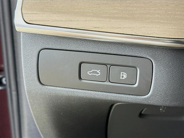 new 2025 Volvo XC90 Plug-In Hybrid car, priced at $75,095