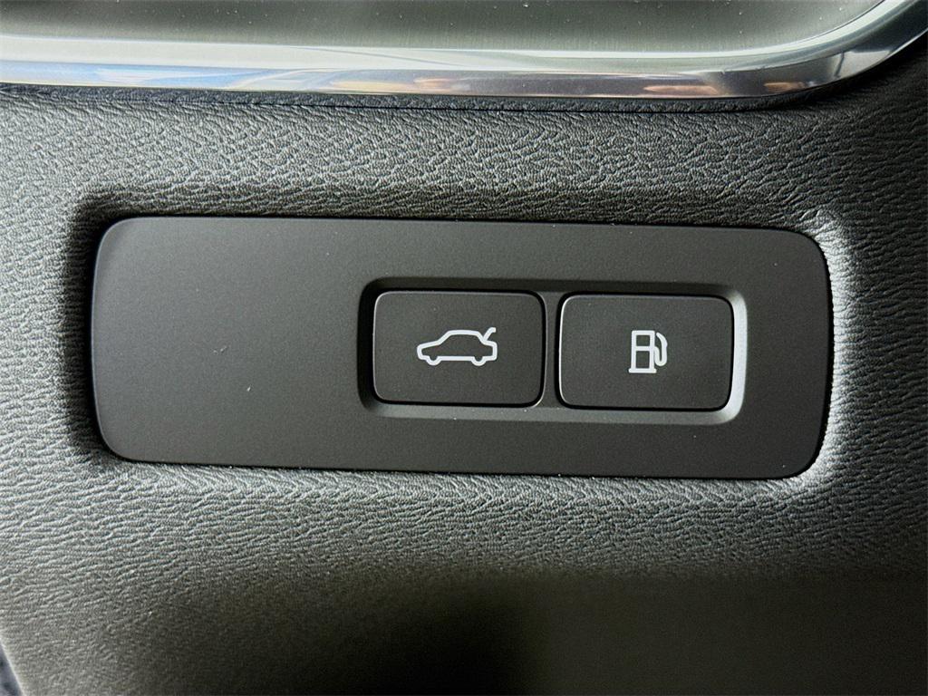 used 2025 Volvo XC60 Plug-In Hybrid car, priced at $58,995