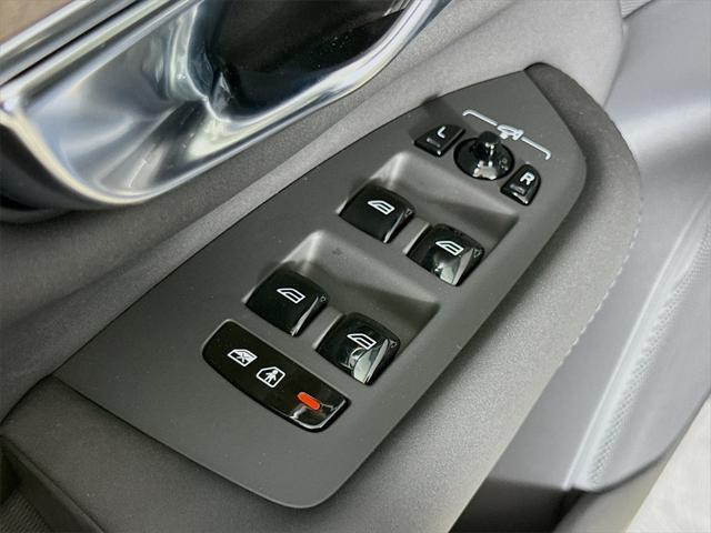 new 2025 Volvo XC90 car, priced at $69,155