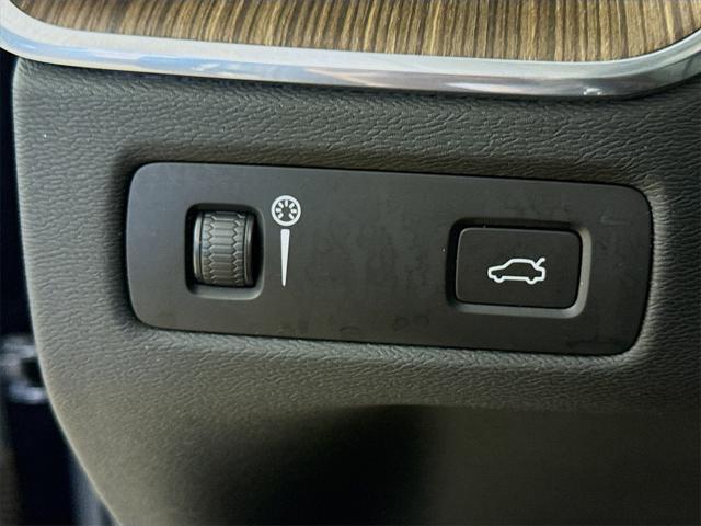 used 2022 Volvo XC60 car, priced at $32,695