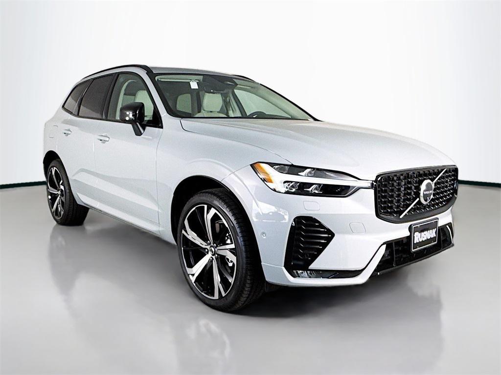 new 2025 Volvo XC60 car, priced at $60,660