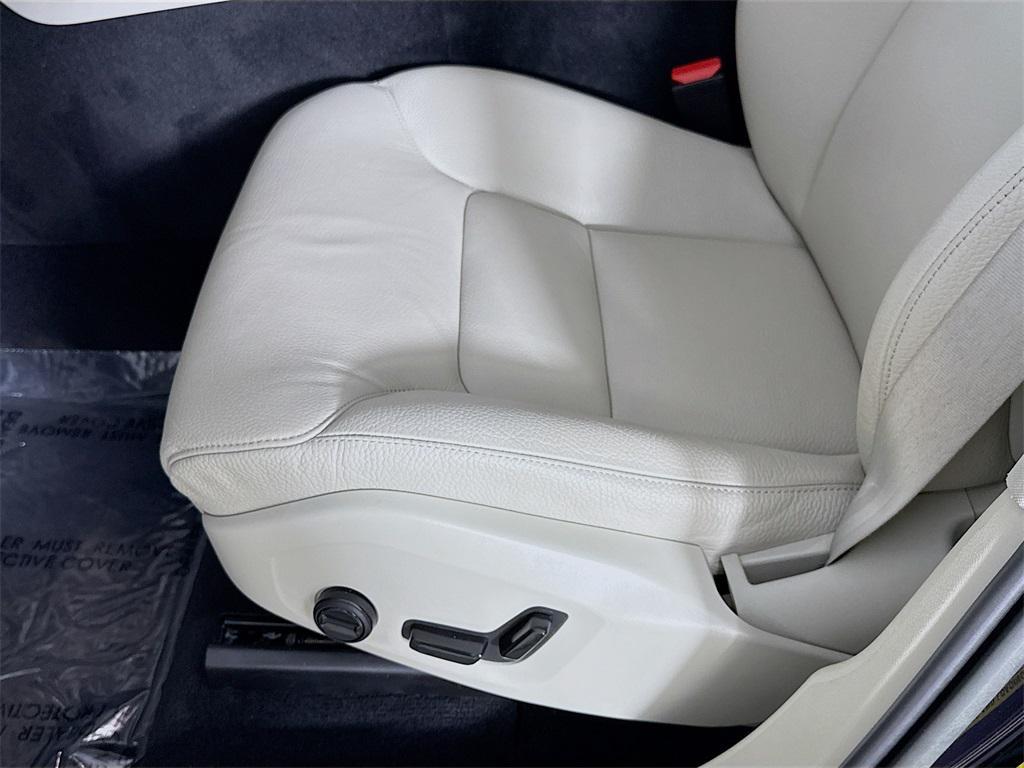 used 2023 Volvo XC60 car, priced at $31,998