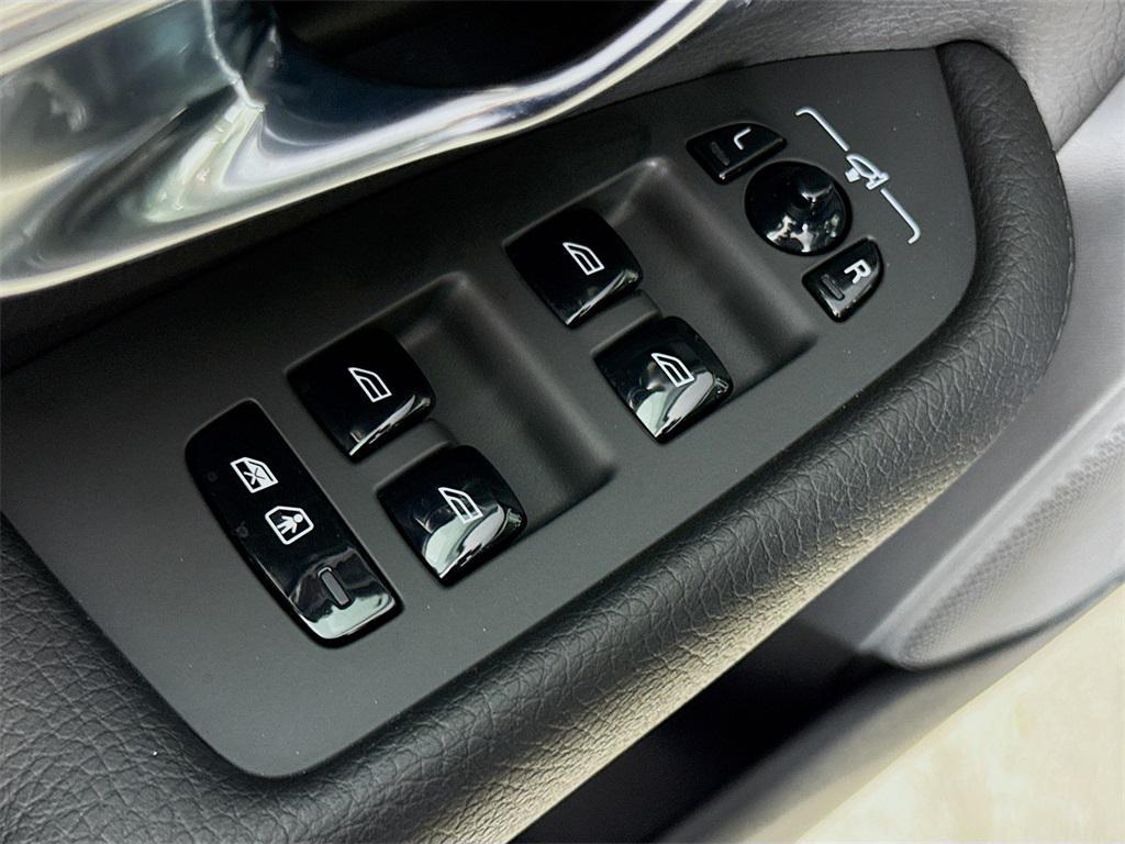 used 2022 Volvo XC90 Recharge Plug-In Hybrid car, priced at $41,995
