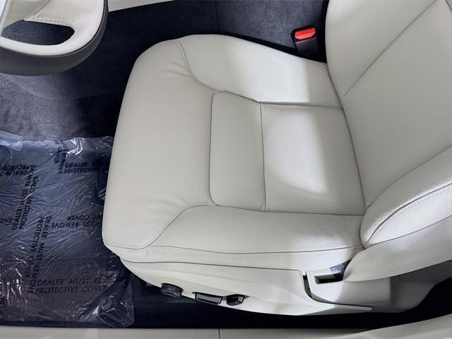 new 2025 Volvo XC60 car, priced at $55,360