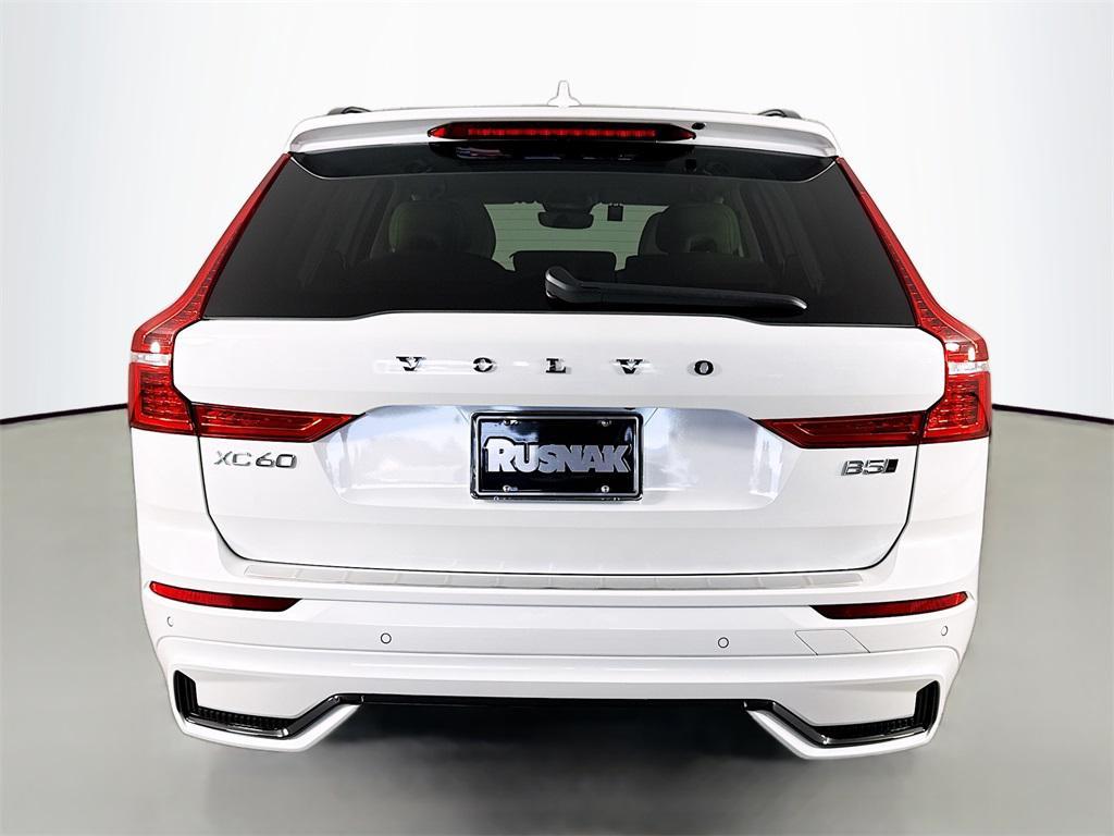 new 2025 Volvo XC60 car, priced at $55,360