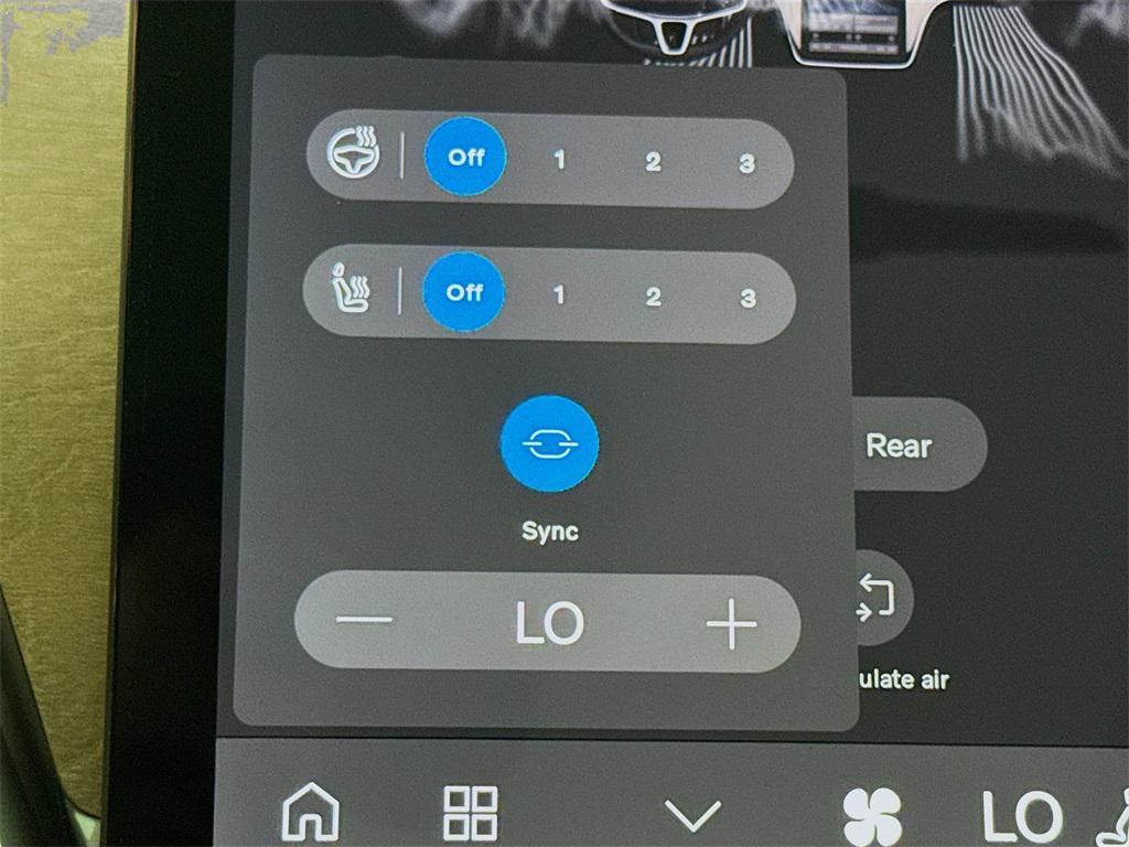 new 2025 Volvo EX90 car, priced at $94,745