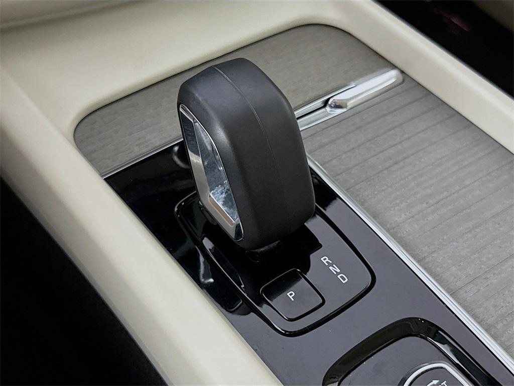 used 2023 Volvo XC60 car, priced at $33,888