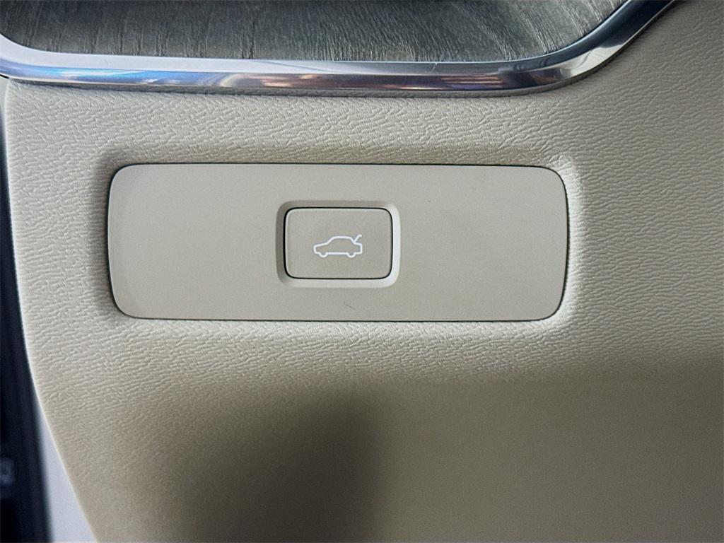 used 2023 Volvo XC60 car, priced at $33,888