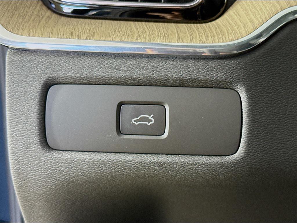 new 2026 Volvo XC60 car, priced at $57,985