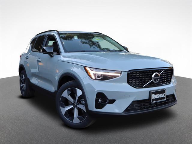 new 2025 Volvo XC40 car, priced at $48,315