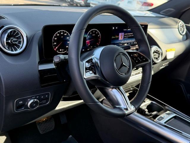 new 2025 Mercedes-Benz GLA 250 car, priced at $44,345