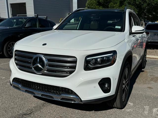 new 2024 Mercedes-Benz GLB 250 car, priced at $49,215