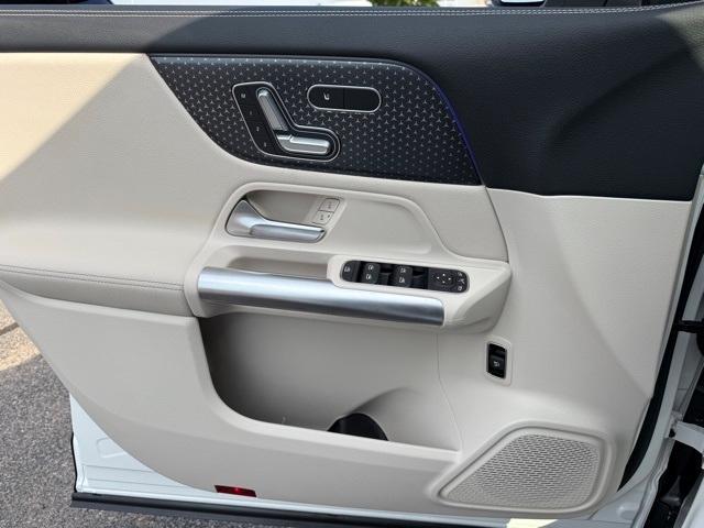 new 2025 Mercedes-Benz GLB 250 car, priced at $49,595