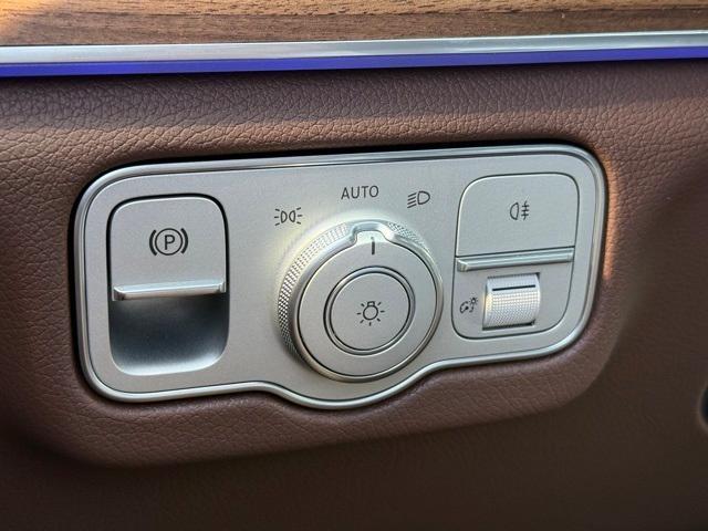 new 2025 Mercedes-Benz GLS 450 car, priced at $98,675