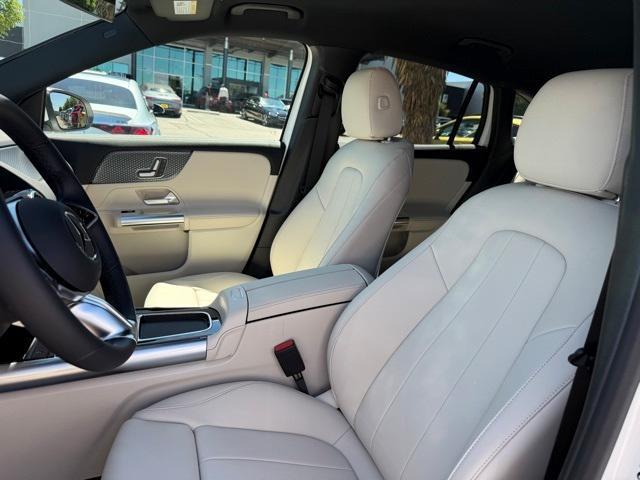 new 2025 Mercedes-Benz GLA 250 car, priced at $44,250
