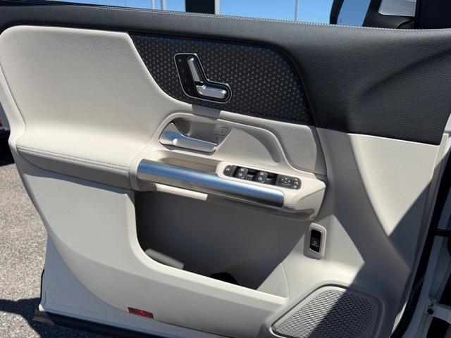 new 2025 Mercedes-Benz GLA 250 car, priced at $44,250