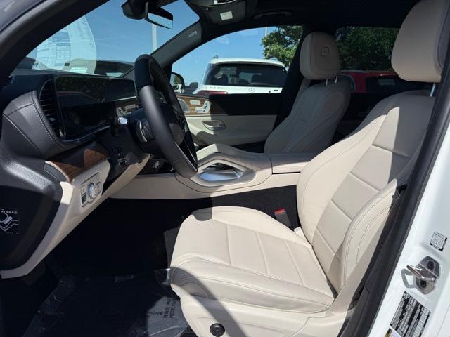 new 2025 Mercedes-Benz GLS 450 car