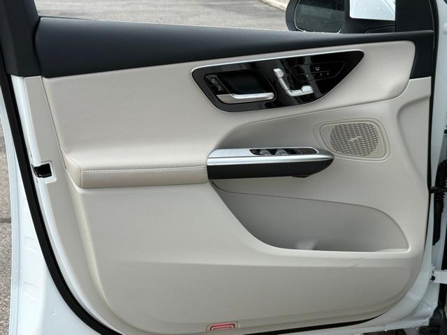 new 2025 Mercedes-Benz GLC 300 car