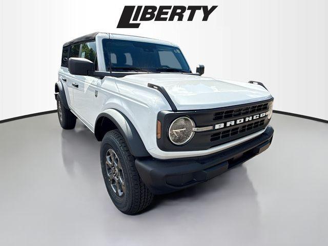 new 2025 Ford Bronco car, priced at $41,452