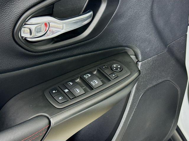 used 2023 Jeep Cherokee car, priced at $28,590