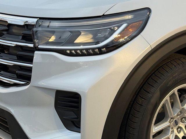 new 2025 Ford Explorer car, priced at $40,421