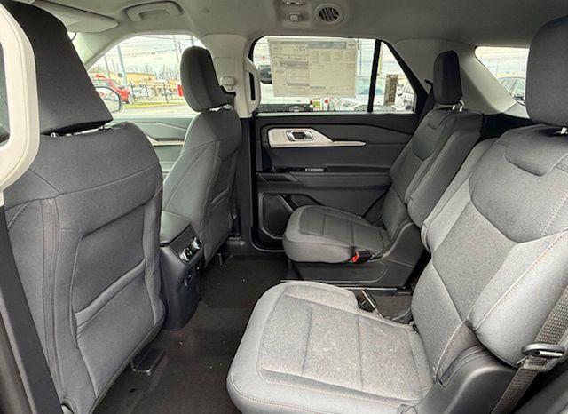 new 2025 Ford Explorer car, priced at $40,421